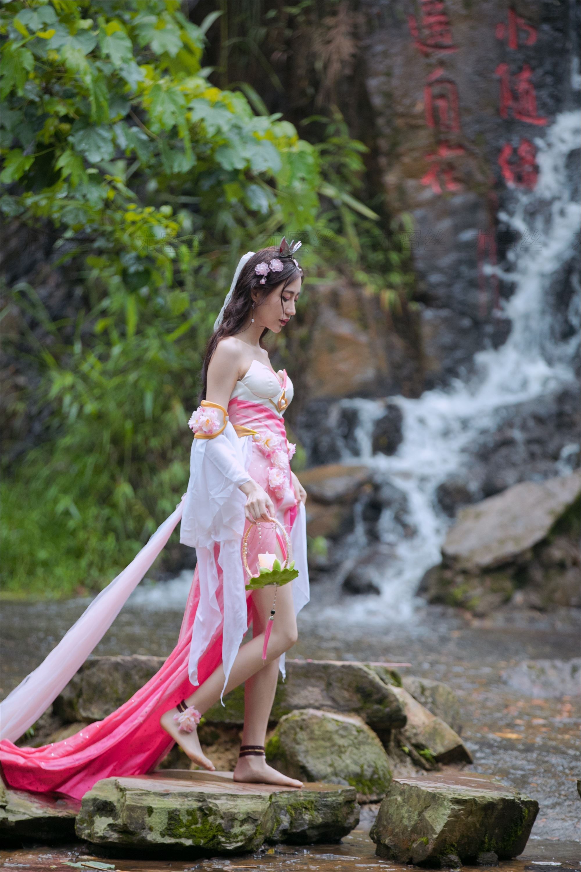 尤蜜丝 穿搭写真 NO.031